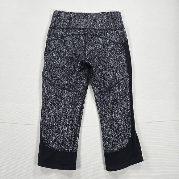 Lululemon Mid Rise Fit Physique Crop‎ Leggings in Jacquard Black Women's Size 8 - Picture 6 of 7